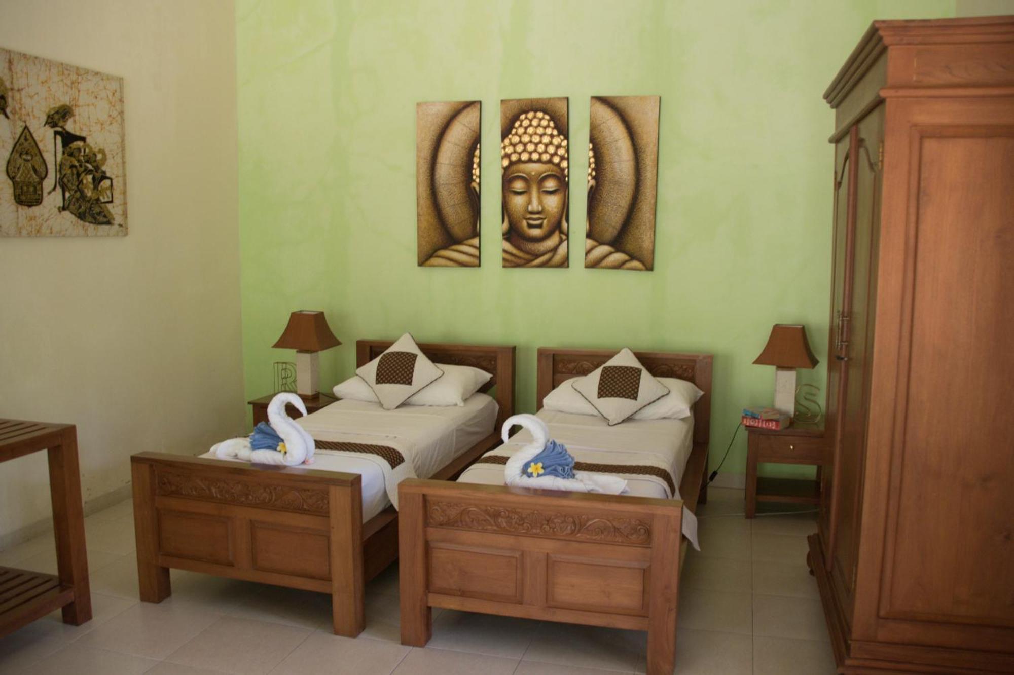 Kalibaru Guesthouse Rumah Senang מראה חיצוני תמונה