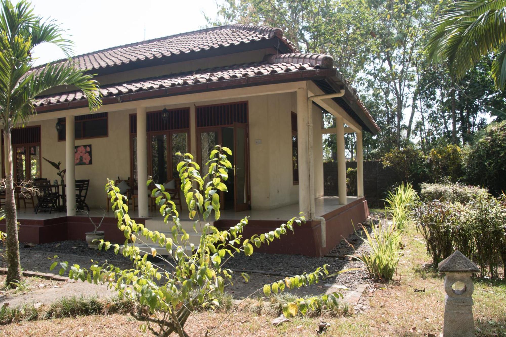 Kalibaru Guesthouse Rumah Senang מראה חיצוני תמונה