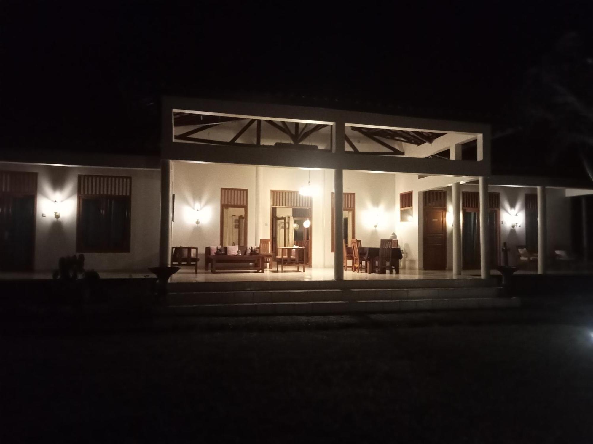 Kalibaru Guesthouse Rumah Senang מראה חיצוני תמונה