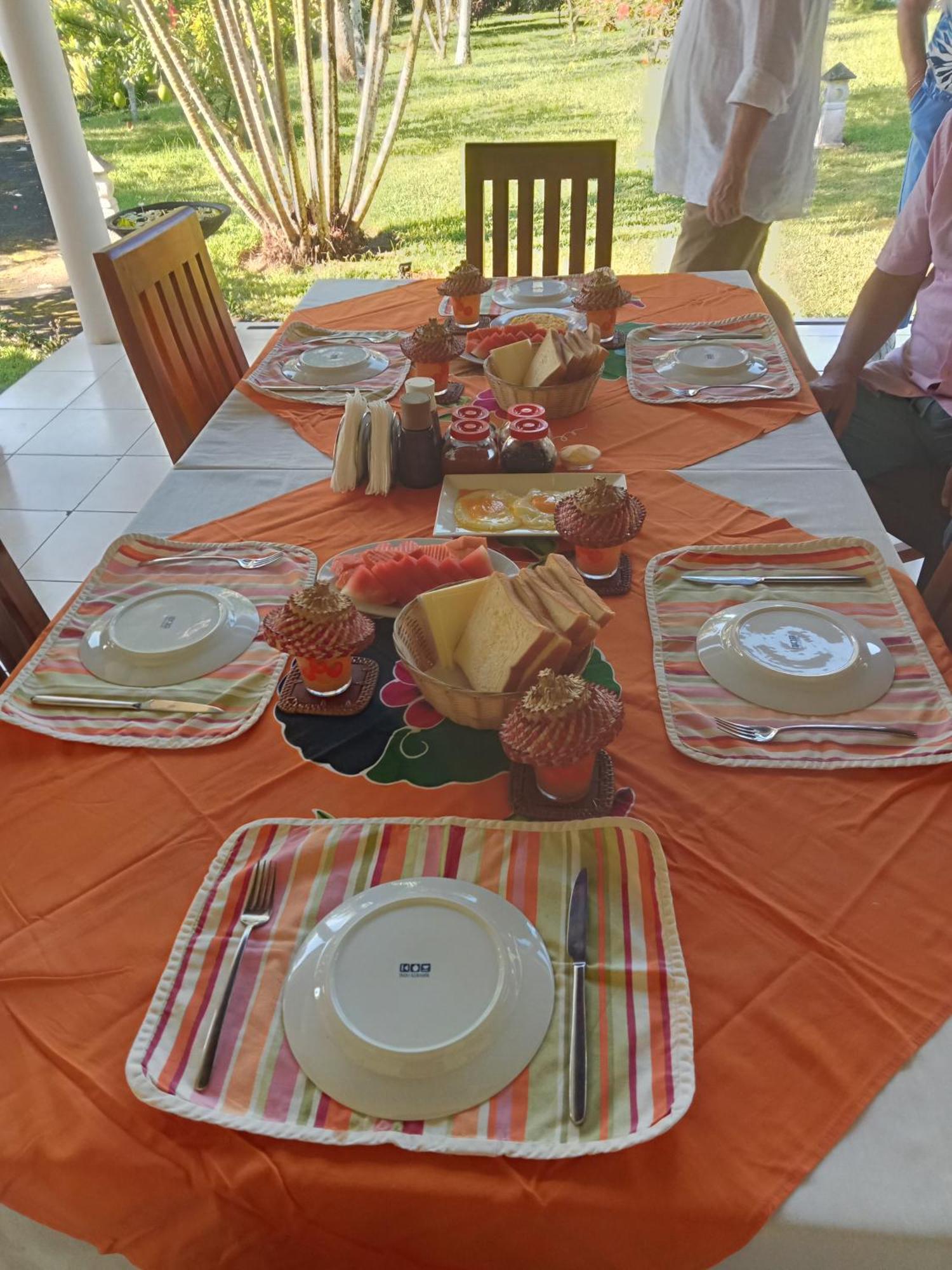 Kalibaru Guesthouse Rumah Senang מראה חיצוני תמונה