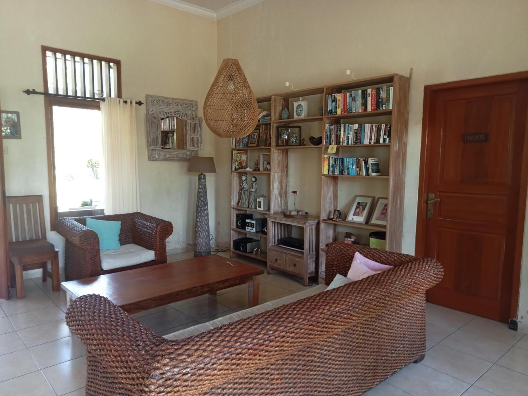 Kalibaru Guesthouse Rumah Senang מראה חיצוני תמונה