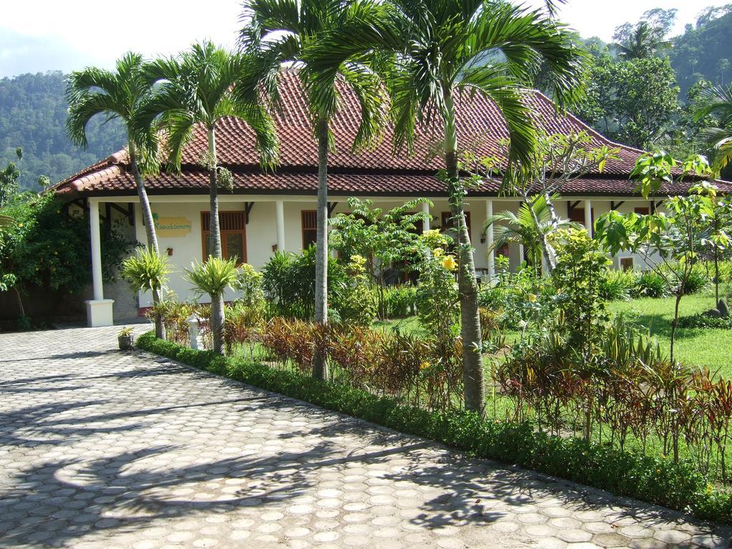 Kalibaru Guesthouse Rumah Senang מראה חיצוני תמונה