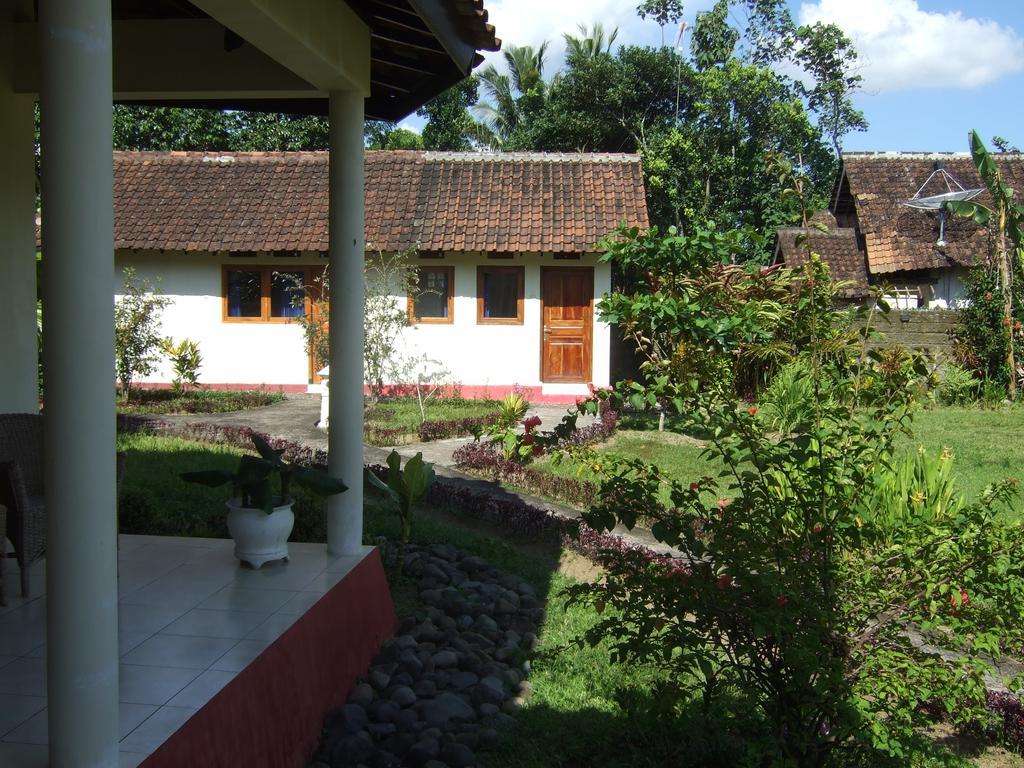Kalibaru Guesthouse Rumah Senang מראה חיצוני תמונה