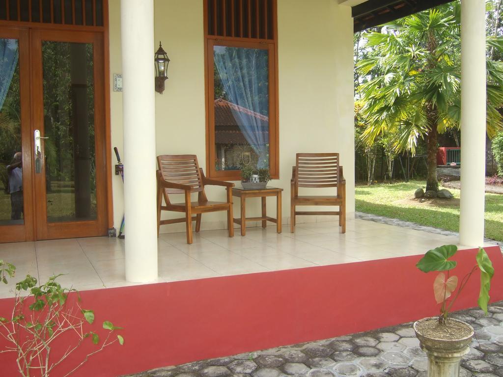 Kalibaru Guesthouse Rumah Senang מראה חיצוני תמונה