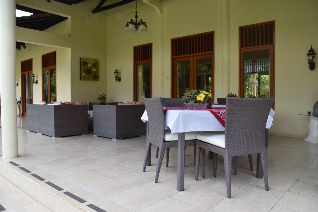 Kalibaru Guesthouse Rumah Senang מראה חיצוני תמונה